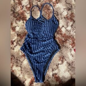 Cupshe Navy Blue Textured One-Piece Swimsuit